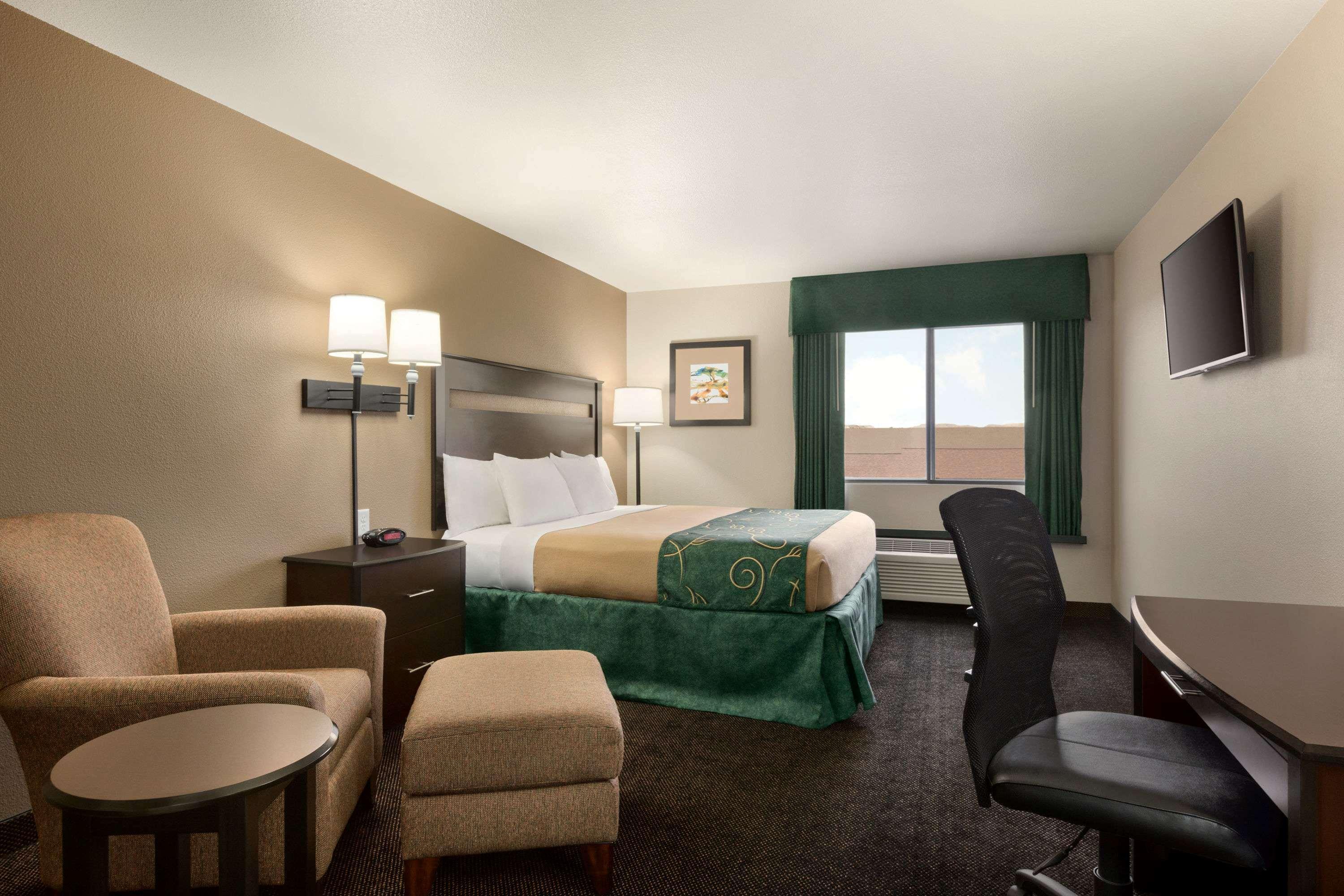 Baymont By Wyndham Glendive Hotel Exterior foto